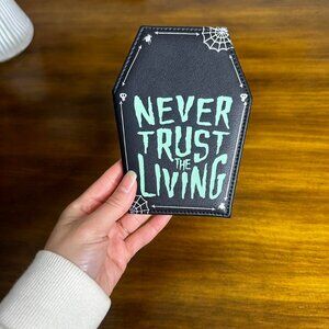 New Beetlejuice Glow in The Dark NEVER TRUST THE LIVING Wallet